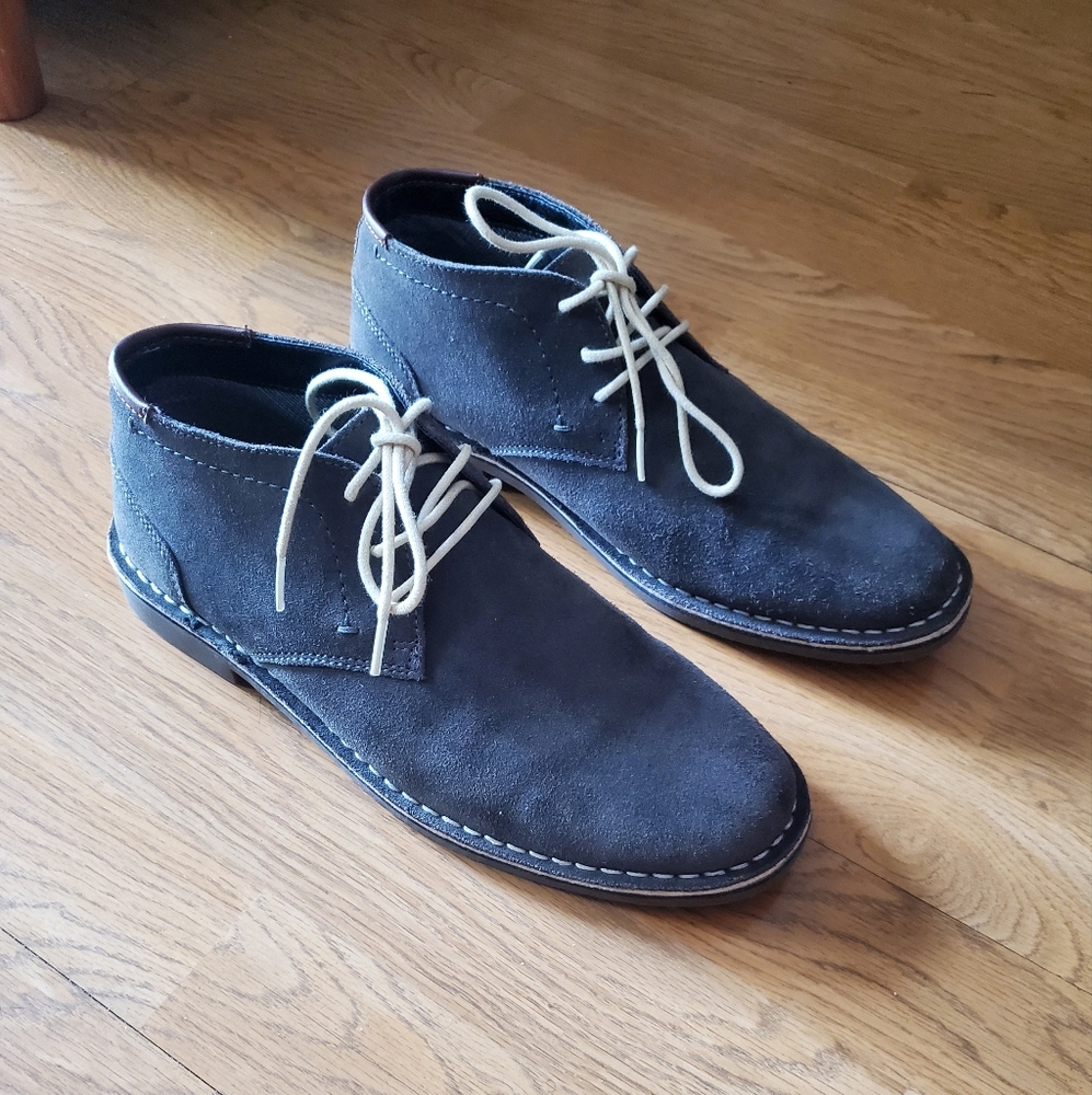 Kenneth Cole Black Chukka Boots with Textured Suede